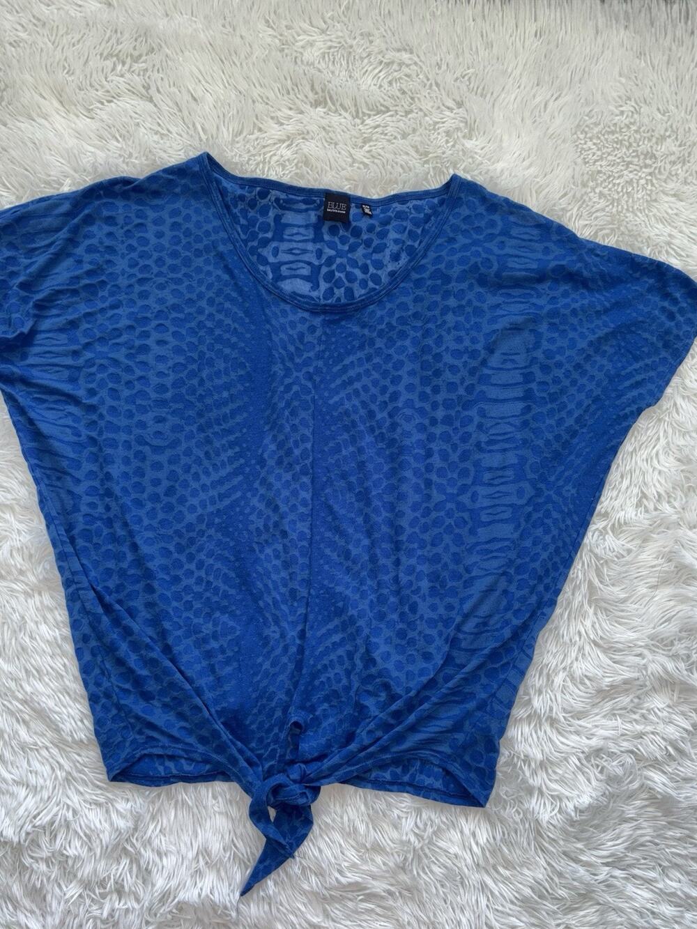 Blue Saks Fifth Avenue Loose Fitting Blue Light Design Bottom Tie Tee. Comf.